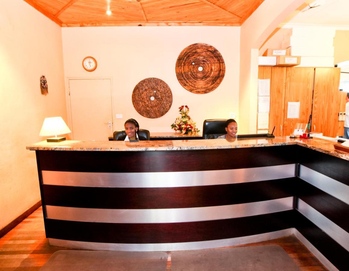 Back2Roots Backpackers Windhoek Exterior foto